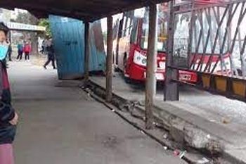 un colectivero sufrio un corte en una mano en un intento de robo