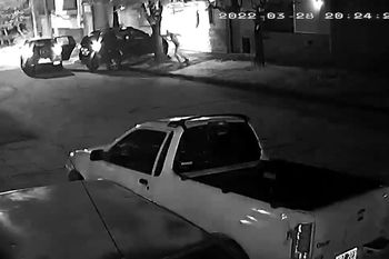 el palomar: un policia jubilado resistio a los tiros un intento de entradera