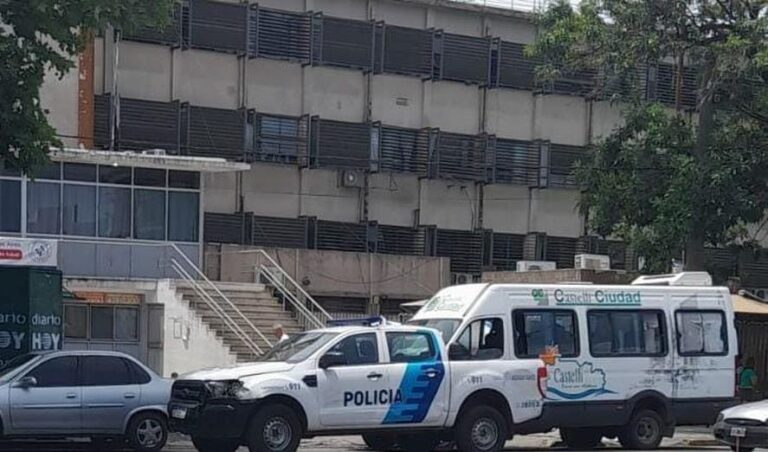 La Plata: dos policías colaboraron para un exitoso parto en la vía pública