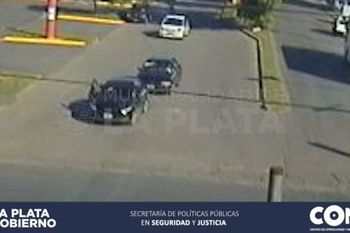 En estos dos autos se movilizarían los presuntos asesinos de Leonel Alonso