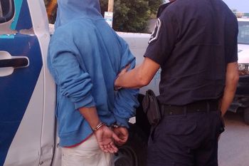 la odisea de una mujer policia que sufre violencia de genero