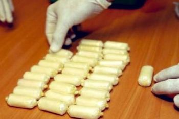 avellaneda: llego la policia, se trago unas capsulas con cocaina y murio