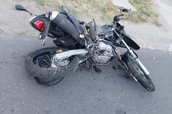 La moto en la que iba el joven de 20 años en 3 y 96 de La Plata