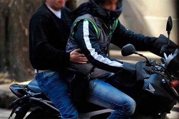 en un robo, motochorros le apuntaron a un nino de 9 anos