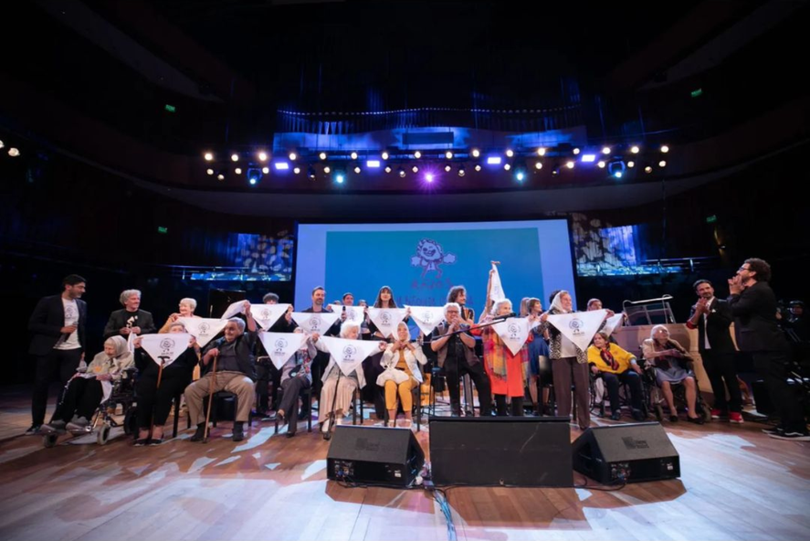 En el 45º aniversario de su fundación, la Provincia rinde homenaje a las Abuelas de Plaza de Mayo con un concierto en el Salón Dorado de la Gobernación.