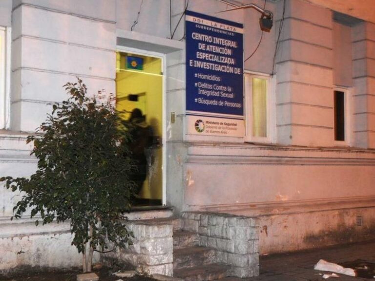 La Plata: obligaron a una joven a entrar a un auto y fue violada