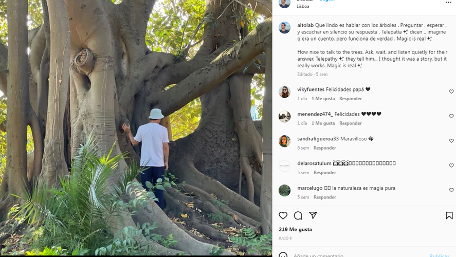 Aíto de la Rúa hablando con árboles