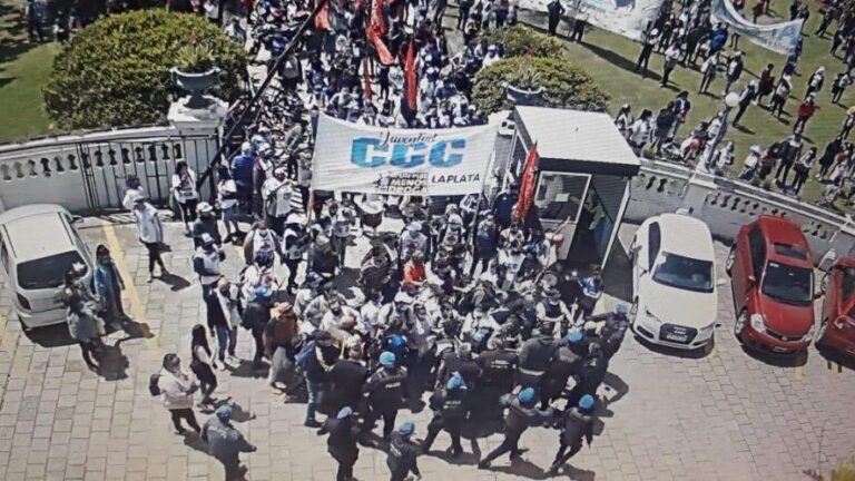 Tensión y denuncia de toma en la Municipalidad de La Plata