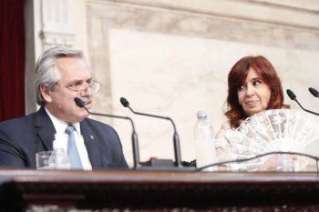 Alberto Fernández junto a Cristina Kirchner en una de las últimas postales juntos en la Asambles Legislativa de este año