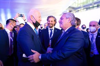 Alberto Fernández y Joe Biden se verán telemáticamente en la Cumbre de la Democracia