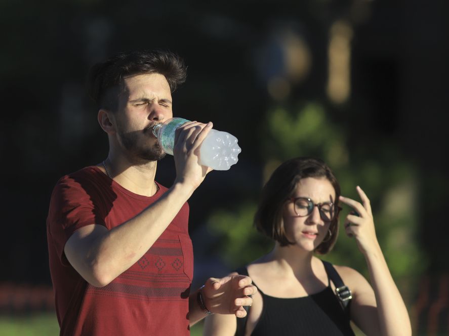 La semana arranca con calor intenso en las principales ciudades de la provincia de Buenos Aires.