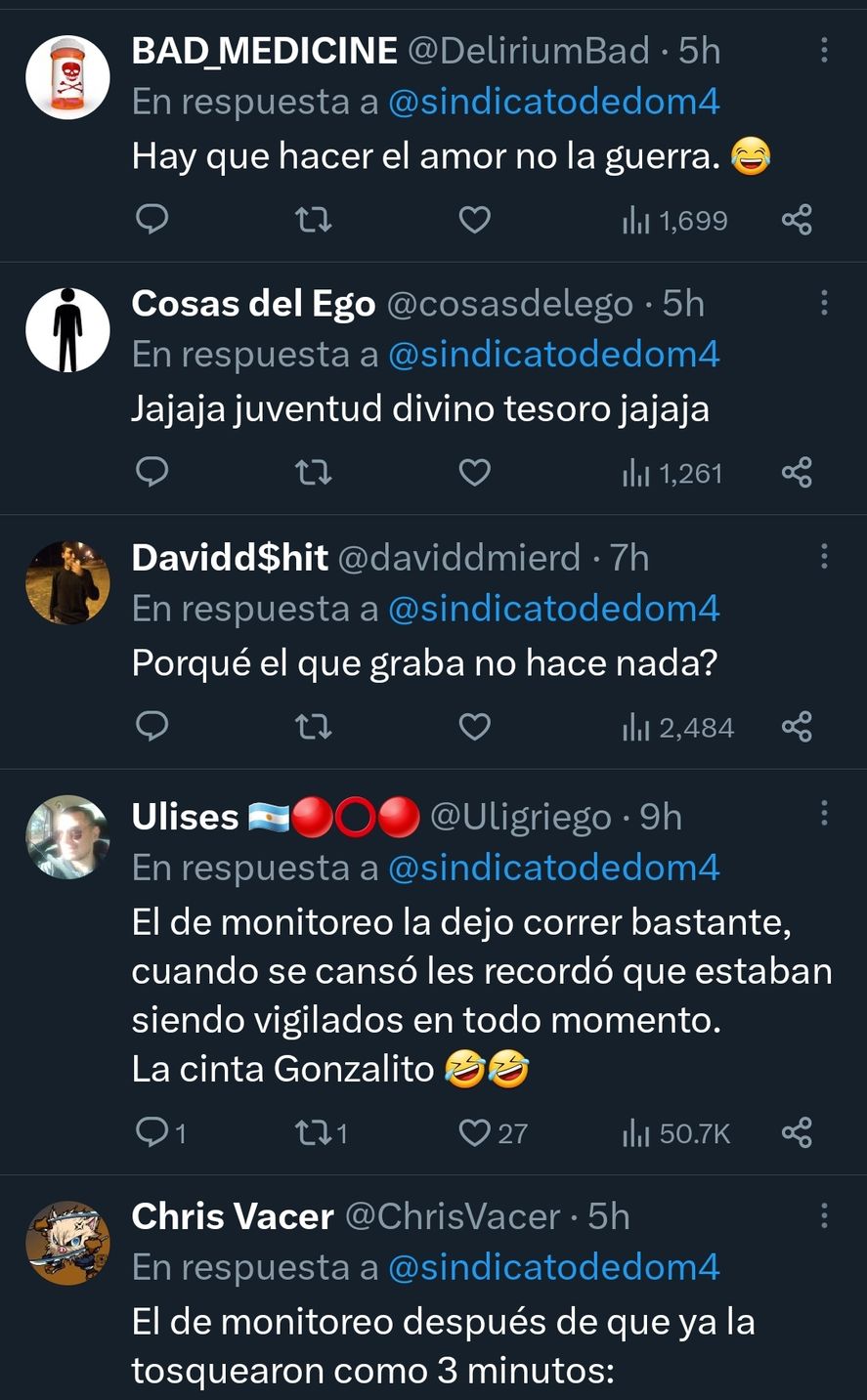 Algunos de los comentarios en redes sobre el video en el teleférico de Ecuador que muestra a una pareja joven teniendo relaciones sexuales en el aire y queda escrachada a través de la cámara de vigilancia Algunos de los comentarios en redes sobre el video en el teleférico de Ecuador que muestra a una pareja joven teniendo relaciones sexuales en el aire y queda escrachada a través de la cámara de vigilancia
