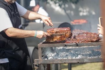 Acra llama viva llega a Mar del Plata: así será el festival gastronómico más importante de Latinoamérica.