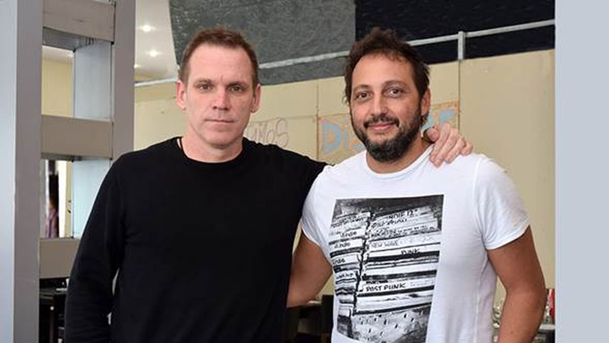 Ariel Staltari junto a Bruno Stagnaro, guionista y director de 