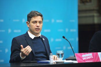 Kicillof ordenó medidas para los estatales vacunados