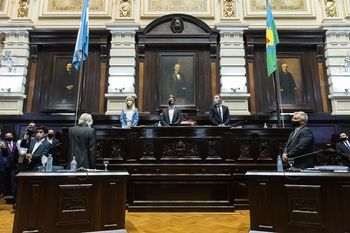 axel kicillof reune a la tropa oficialista en la legislatura axel kicillof reune a la tropa oficialista en la legislatura