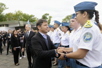 El gobernador Axel Kicillof inauguró 1.500 plazas nuevas para aspirantes al SPB.