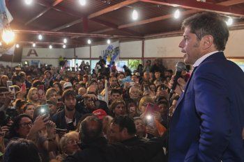 Axel Kicillof le habló a la militancia en San Nicolás.