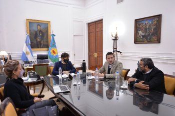 Axel Kicillof, Juan Cuattromo, Valeria Dallera y Ariel Lieutier participaron de la conferencia desde Casa de Gobierno.