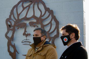 Kicillof no pudo evitar la risa con la anécdota del Negro Enrique, que dejó solo a Maradona en el gol del siglo.