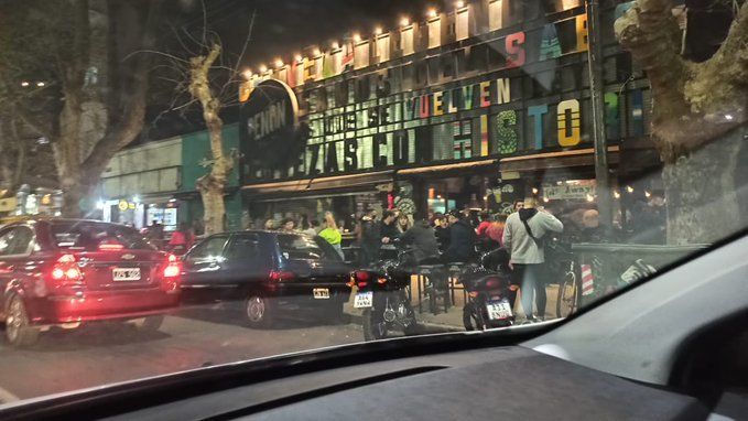 Récord de casos en La Plata: el intendente Garro ordenó que los bares cierren a partir de las 00hs.
