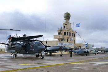 aseguran que en bahia blanca sobrevolo un objeto silencioso de color ambar y fue atacado