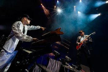 Bizarrap y Gaspar Benegas cerrando el Lollapalooza.