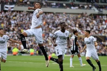 Botafogo le ganó al Mineiro de Milito y ganó la Copa Libertadores por primera vez