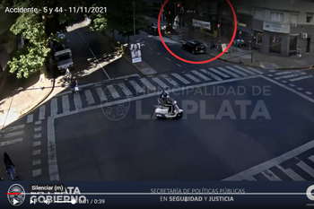 la plata: violento accidente de transito entre dos motos