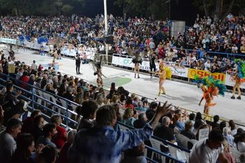 El Carnaval de 25 de Mayo cuenta con 500 pasistas en escena.