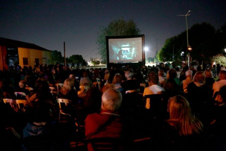 El Cine Móvil llega a Merlo con una jornada de película y debate ¿Cuándo?