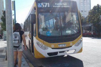 El intendente de Mar del Plata plasmó el aumento de más del 38 por ciento a través de un decreto. 