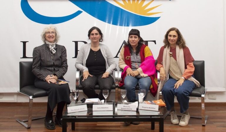 Ciencia y derechos humanos: Reflexiones en el CONICET La Plata sobre 40 años de democracia