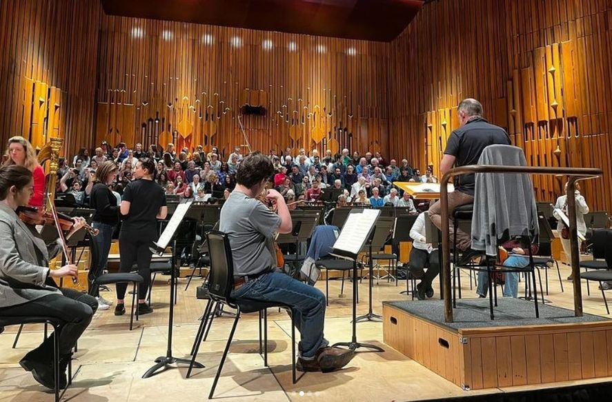 Escena del Coro Sinfónico de Londres.