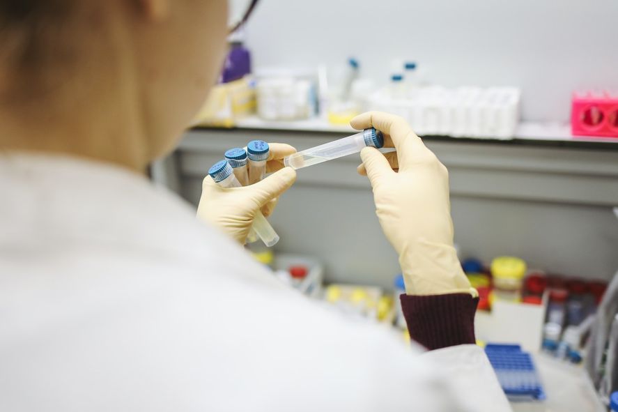 En los momentos más críticos, el Hospital Posadas procesaba cerca de 300 muestras diarias