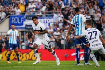 Cristian Tarragona abrió el camino de Gimnasia a la victoria. (Foto: prensa GELP)