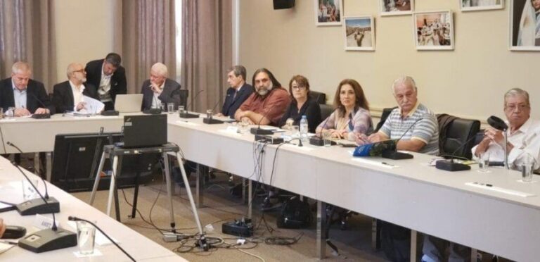 Docentes acuerdan una suba del salario de 114 por ciento