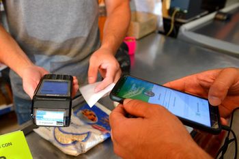 Hay descuento en comercios de cercanía todos los viernes y sábados