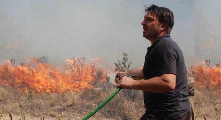 Damián De Santo tiene cabañas en Córdoba y tuvo que combatir el fuego.