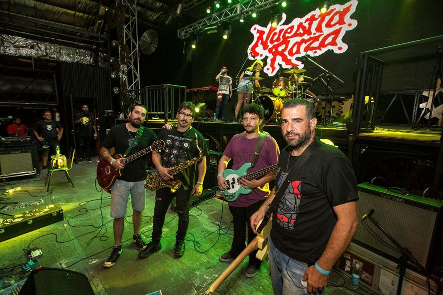 Después de Cromañón, se disolvió Callejeros y surgieron dos bandas: Don Osvaldo y Nuestra Raza.