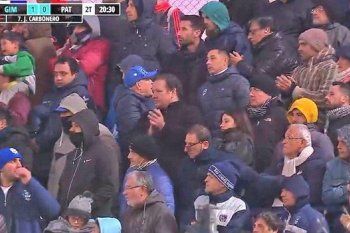 Una imagen de una persona parecida a Diego Maradona en la tribuna de Gimnasia se hizo viral
