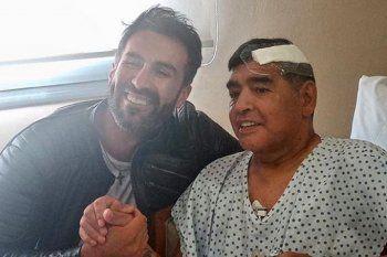 Diego Maradona y Leopoldo Luque, antes de recibir el alta