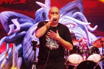 Don Osvaldo vuelve a los escenarios y con público: serán ocho shows en Córdoba el mes próximo. 
