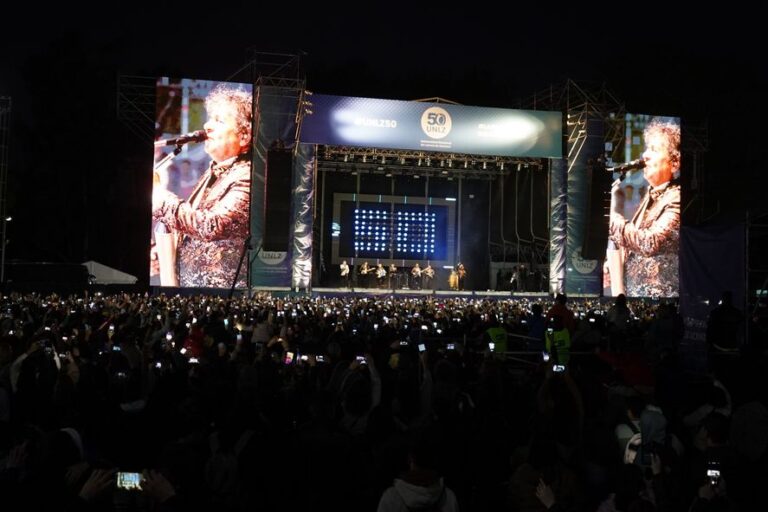 Música y baile: así fueron los festejos por los 50 años de la UNLZ, la primera universidad del Conurbano
