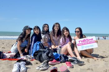 180 mil chicos se van con los viajes de egresados gratis de la provincia este ano