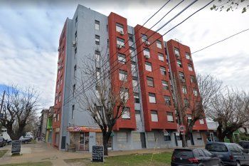 Un chico cayó al vacío desde un edificio en La Plata imientras grababa un video para TikTok