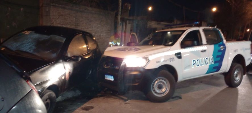 El patrullero del Comando de Ensenada chocó en la calle De la Paz