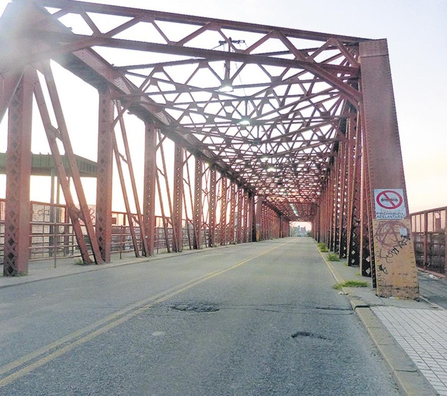El puente de Gerli, una de las ciudades que se divide entre dos partidos bonaerenses, Avellaneda y Lanús 