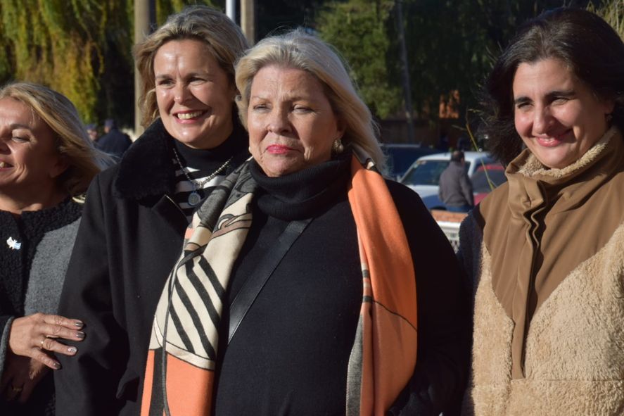 Elisa Carrió se sumó a la campaña de Diego Santilli y advirtió a la UCR