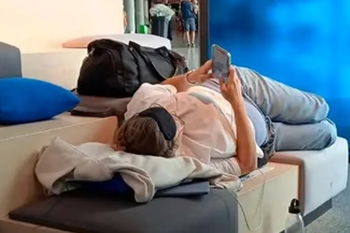 ezeiza: polemica por un vuelo con 33 embarazadas rusas